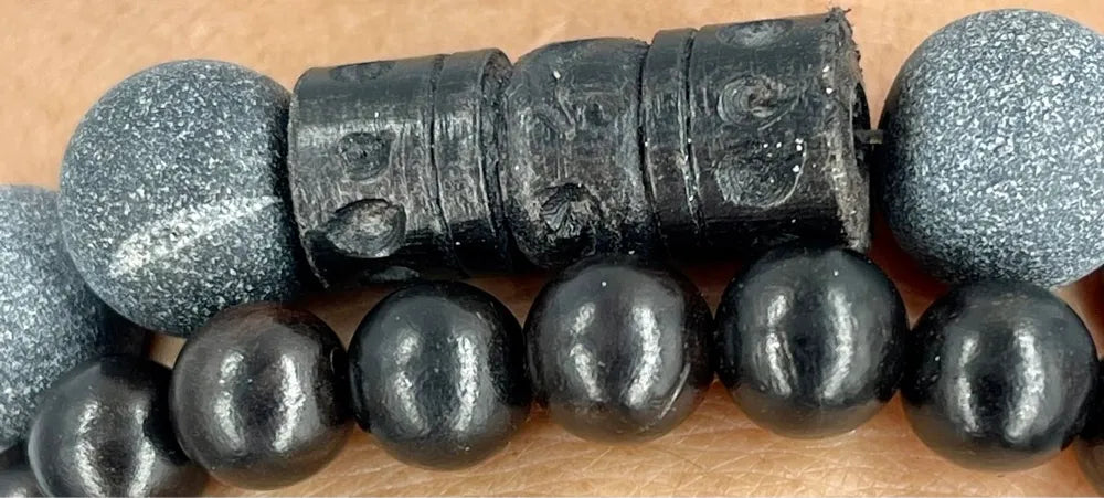 B1027